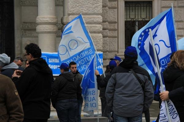 131119-Manifestazione Piazza Unita (4)